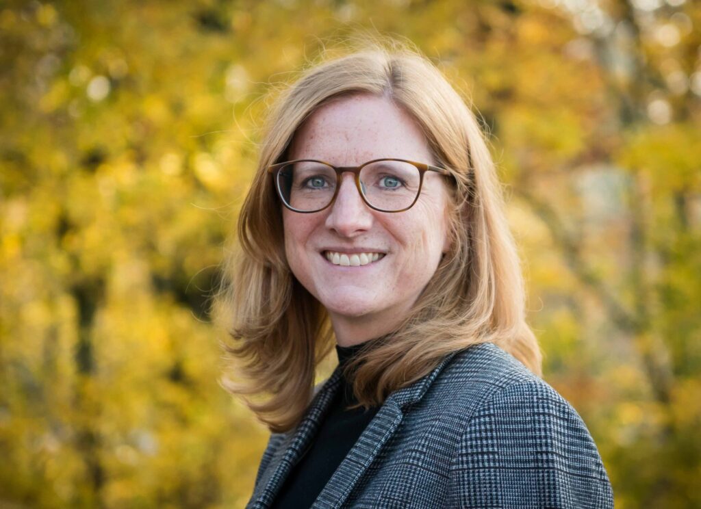 Porträt von Astrid Goischke.